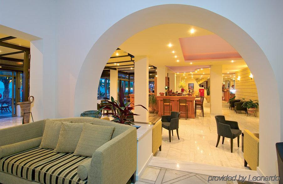 Margarita Beach Hotel Agia Marina  Exterior photo