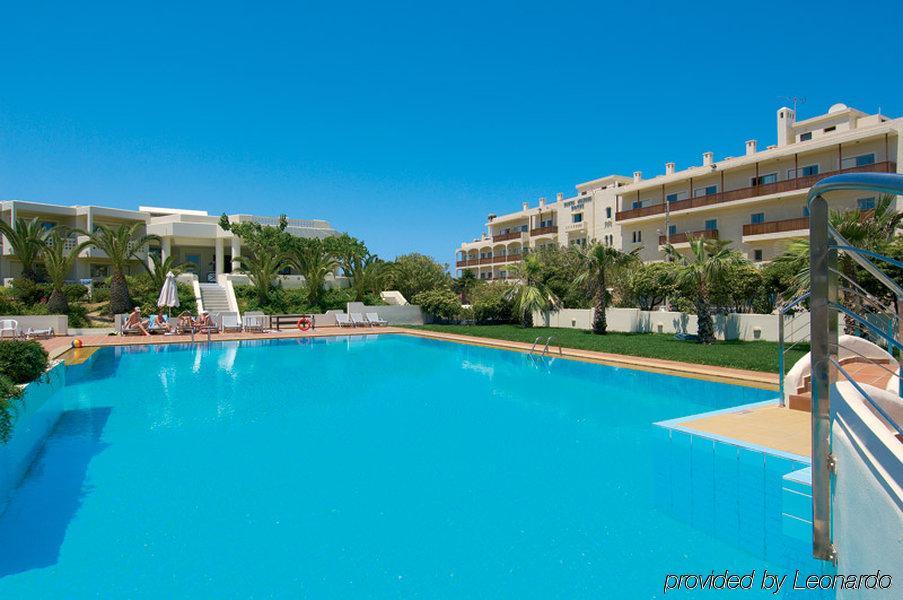 Margarita Beach Hotel Agia Marina  Exterior photo